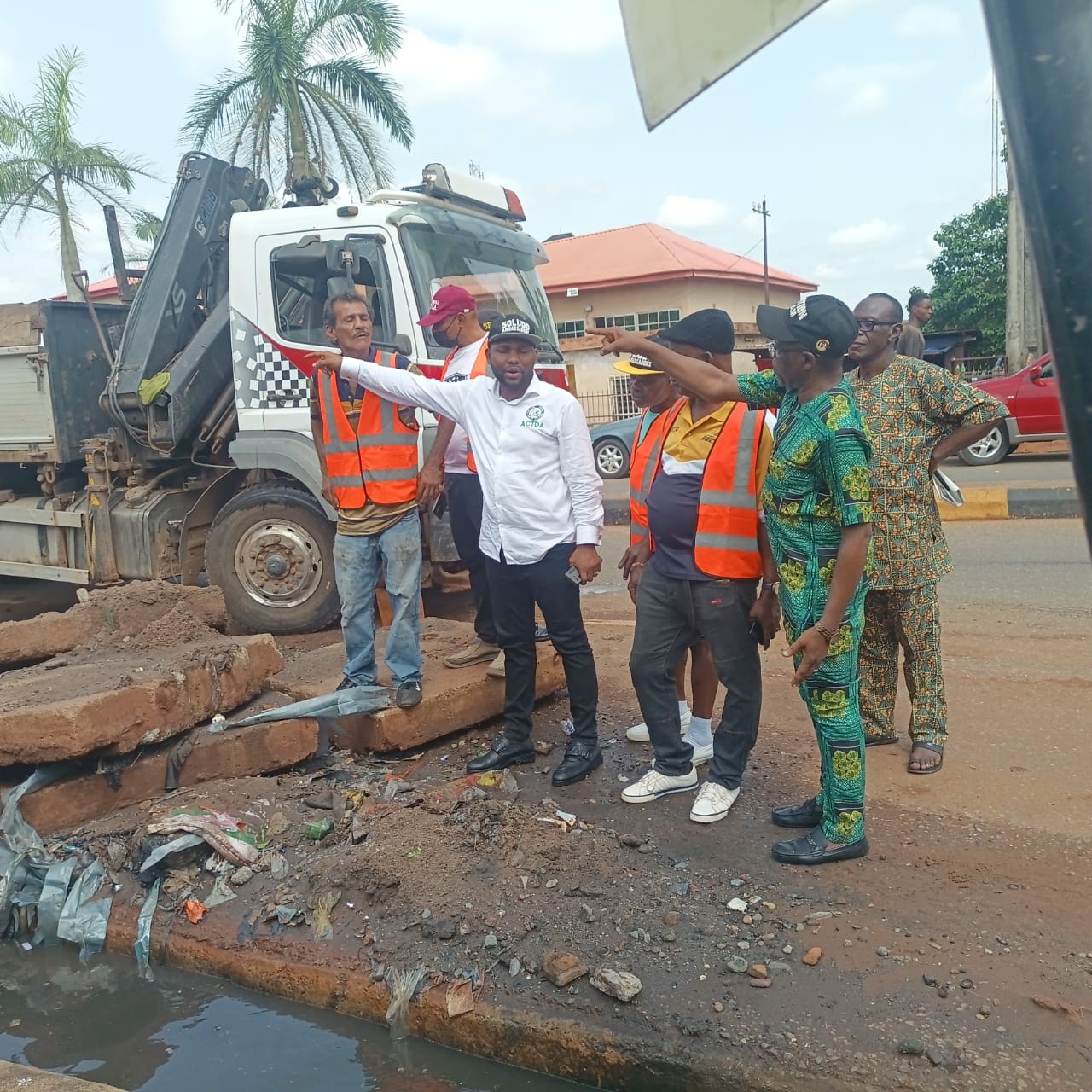 Flooding: Anambra govt begins desilting of drainages, warns residents