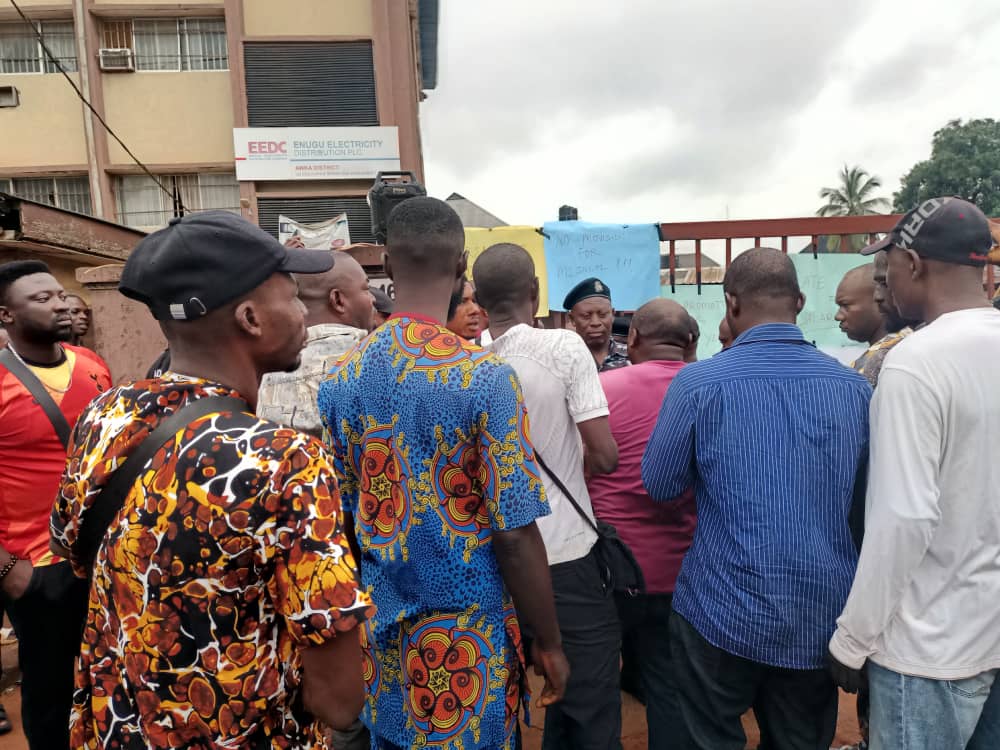 EEDC workers protest police intimidation, demand release of detained  colleagues - Ikenga Online